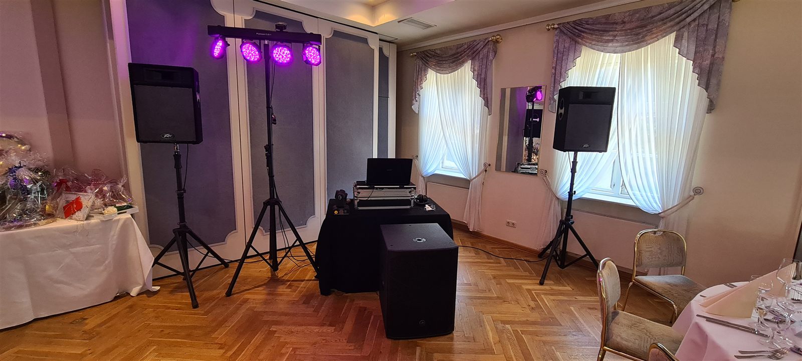 Setup im Festsaal mit Lichttechnik